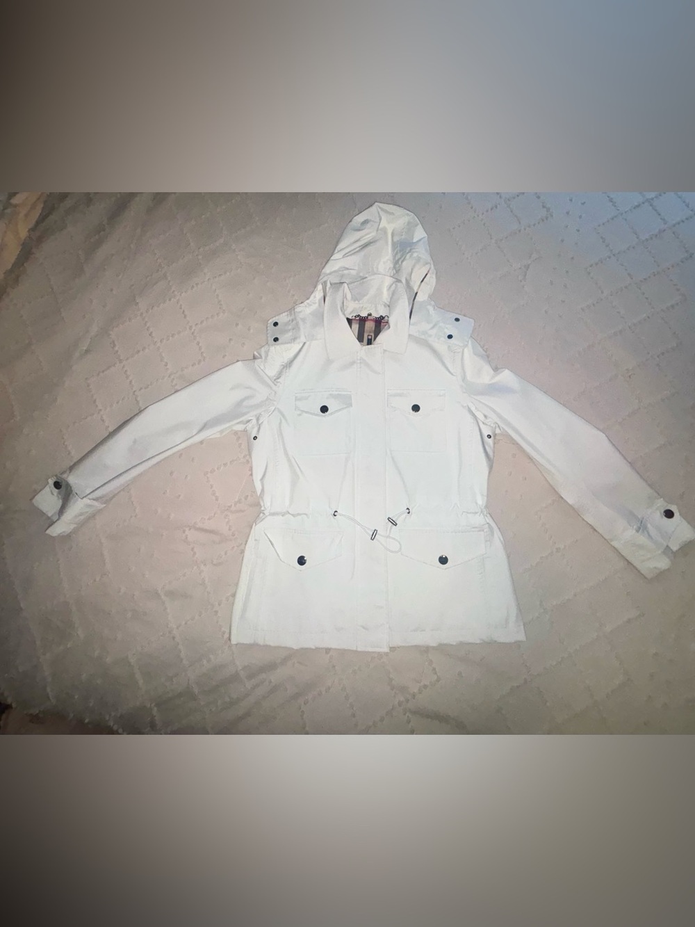 Authentic Burberry Brit White Jacket Women’s Size Large. Nova Check Lining